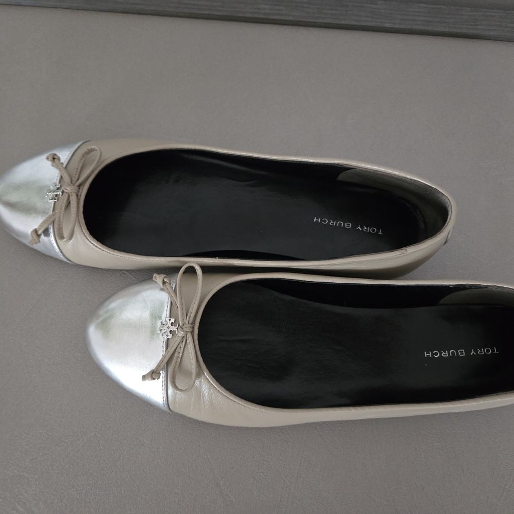 Tory Burch Metallic Silver and Cream Flats